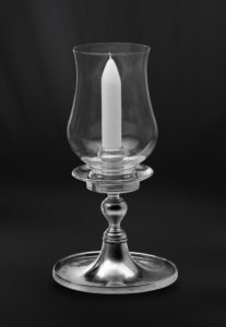 Kerzenhalter aus Zinn mit Glasglocke (Art.594)