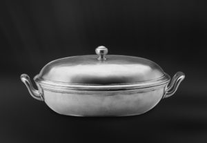 Ovale Suppenschüssel aus Zinn (Art.584)